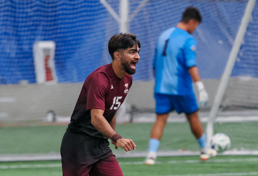 M⚽️| PREVIEW
<a href="/GriffinsMSOC/">MacEwan Griffins Men's Soccer</a> has plenty to play for on their final weekend of 2025 - at <a href="/UofLPronghorns/">Pronghorn Athletics</a> FRI (5 PM) &amp; at <a href="/HuskieAthletics/">Huskie Athletics</a> SUN (2 PM).
They can finish with the highest point total in their <a href="/CanadaWest/">Canada West</a> history.
#GriffNation
📷 Norman Bo

STORY➡️macewangriffins.ca/sports/msoc/20…