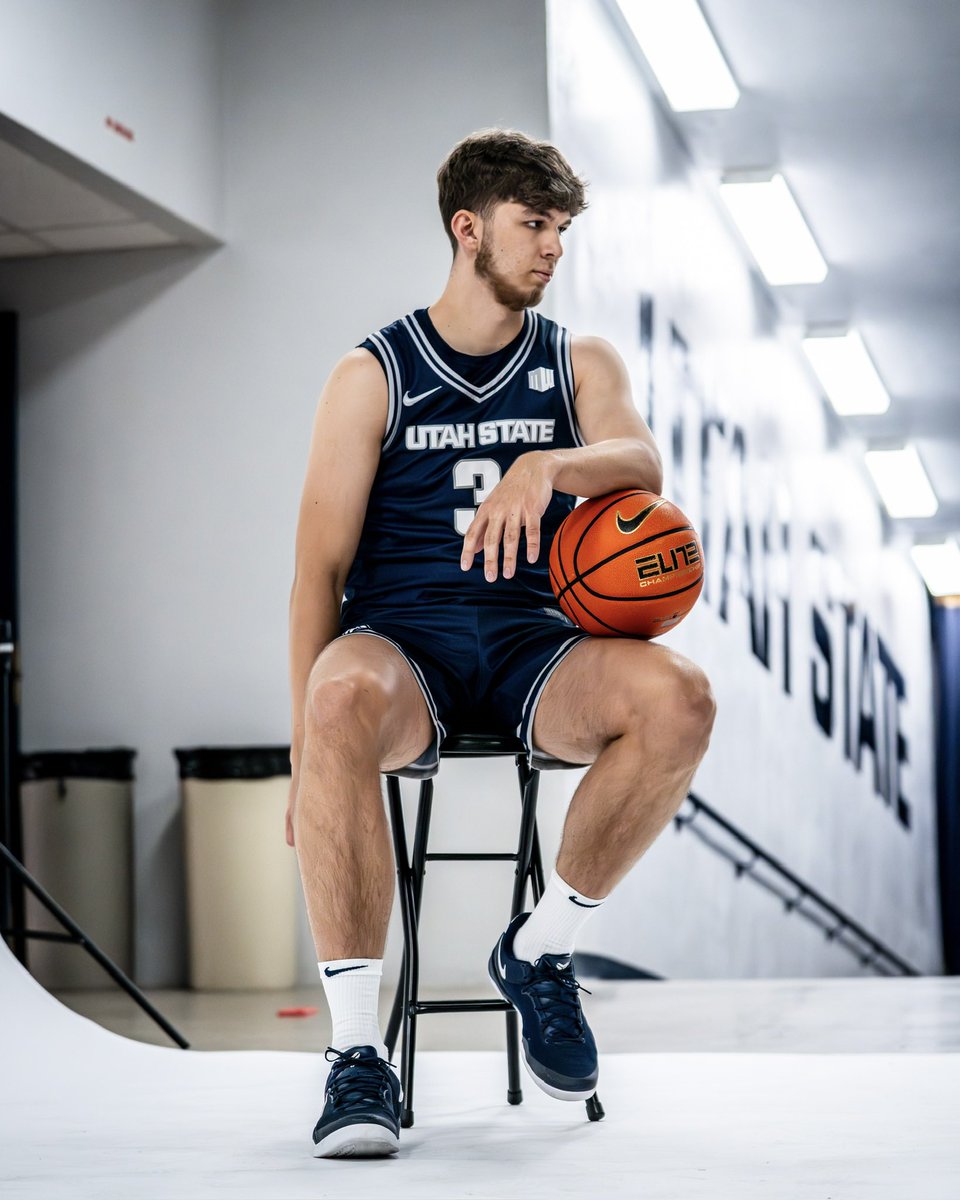 USUBasketball's tweet photo. 📸📸📸 https://t.co/BqFOIoEb96