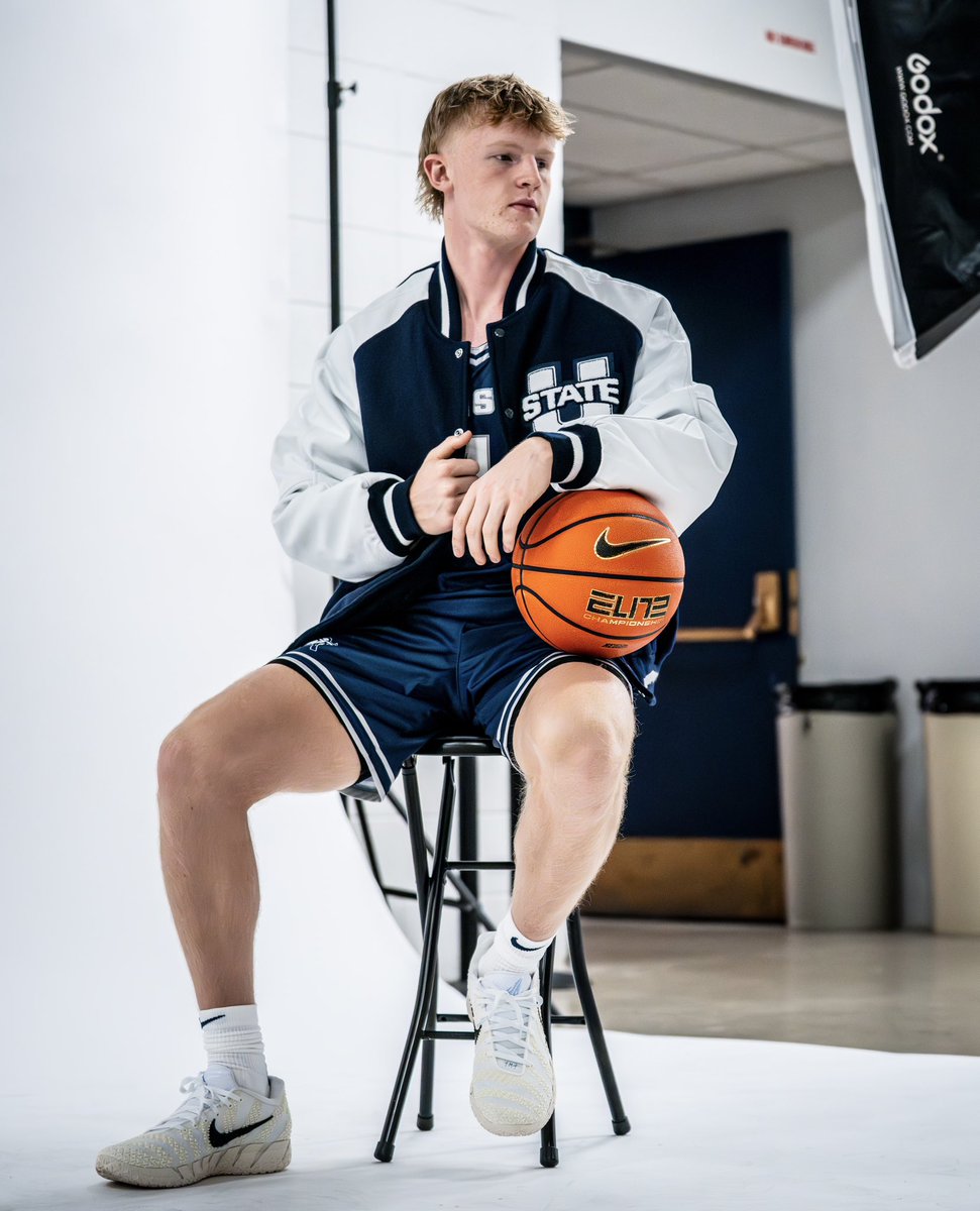 USUBasketball's tweet photo. 📸📸📸 https://t.co/BqFOIoEb96