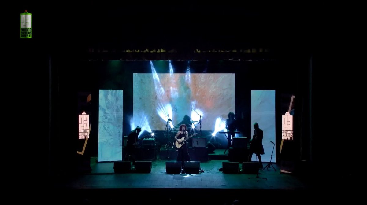 FIX Entertainment (@somosfix) on Twitter photo 🎤 Flor Sakeo cierra la música en vivo de los <a href="/PremiosGraffiti/">Premios Graffiti</a> 2025 con todo el poder y la emoción 💫
▶️ youtube.com/watch?v=DiYcwz… 🎤 Flor Sakeo cierra la música en vivo de los <a href="/PremiosGraffiti/">Premios Graffiti</a> 2025 con todo el poder y la emoción 💫
▶️ youtube.com/watch?v=DiYcwz…