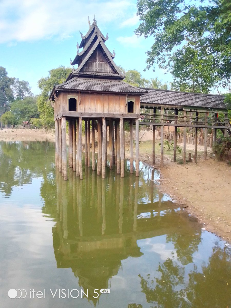 WDWD1696315's tweet photo. ມາຊົມວັດບ້ານ ໜອງລຳຈັນ https://t.co/X0ZRqTBpRX