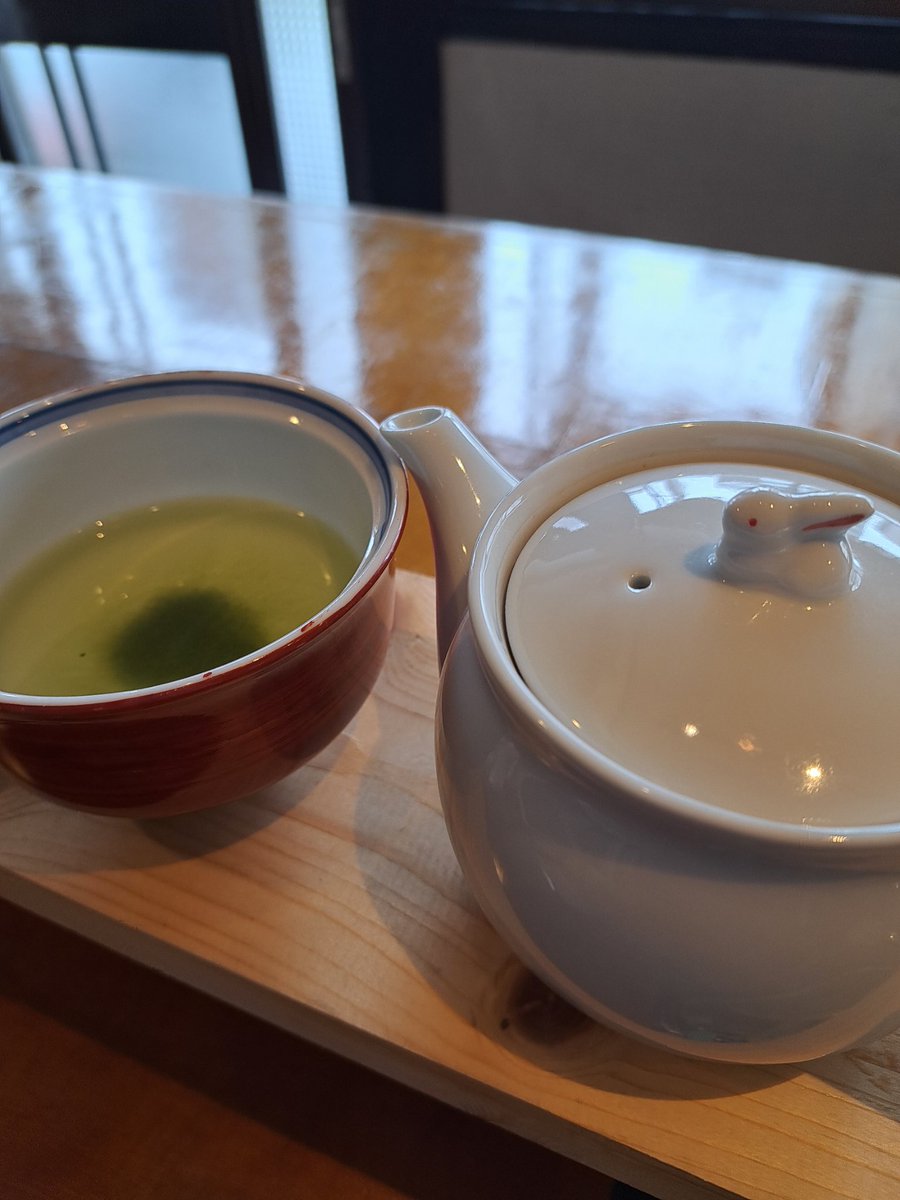 本日ビアスタンドトヨダさんです！
暖かいお茶あります。