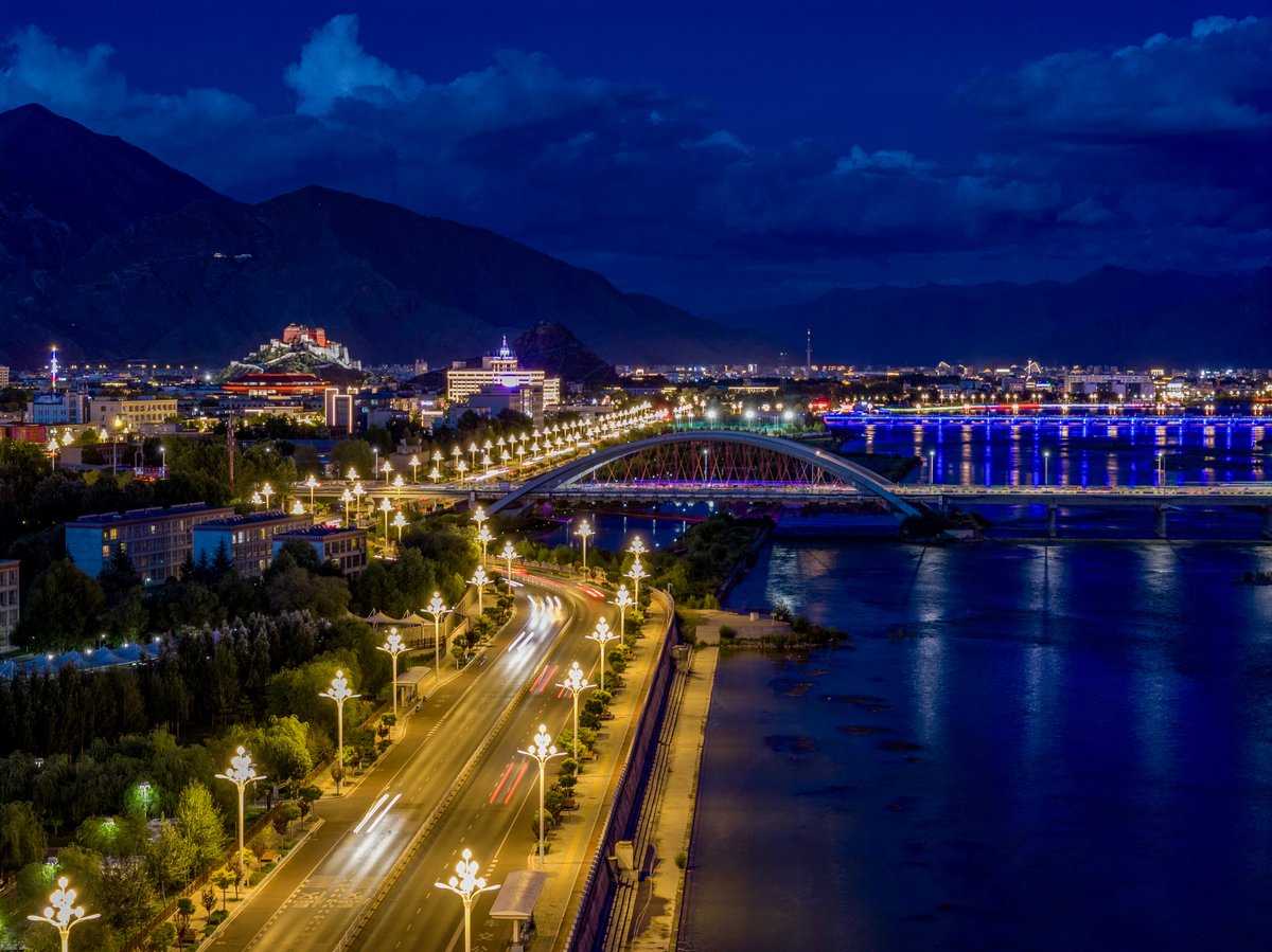 Sinical_C's tweet image. A new report on Xizang’s rural development offers a profound global insight: Modernization is not Westernization. While many cultures lose their roots in the rush to develop, it presents a new paradigm—where ancient traditions become the engine for the future, not baggage to be…