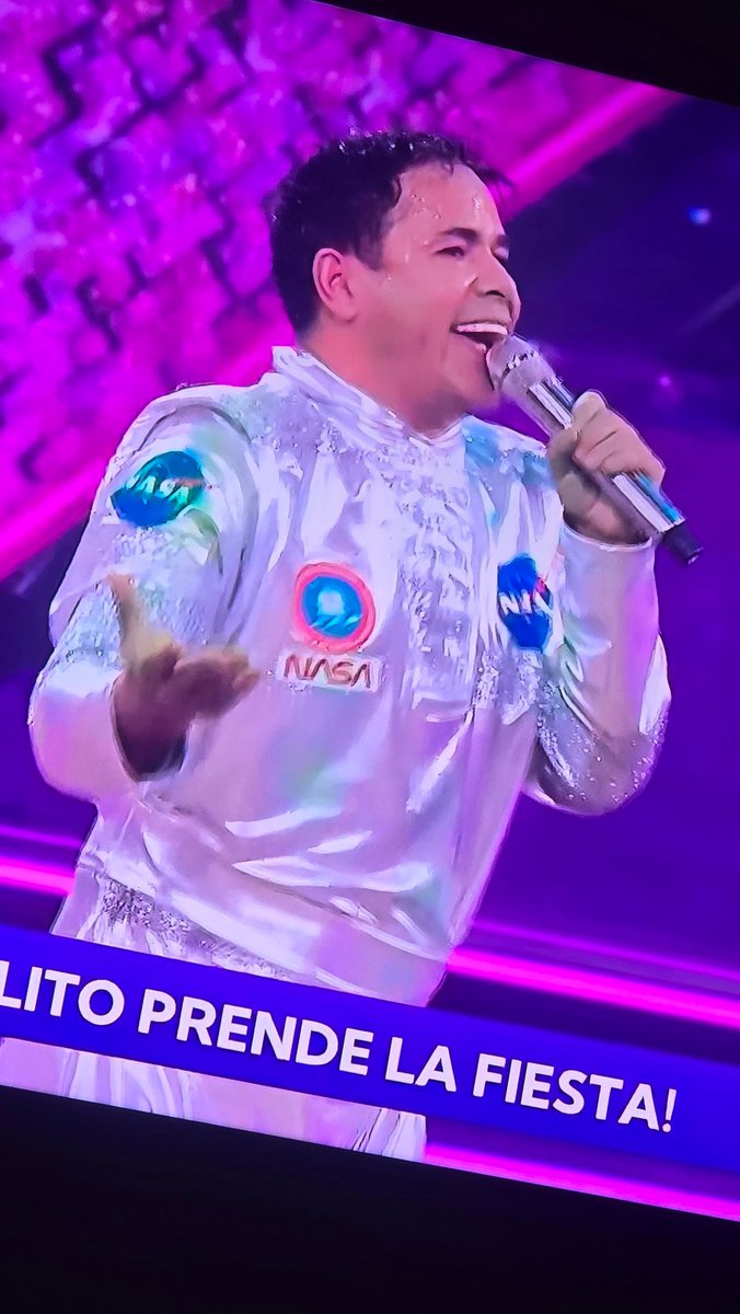 PatriciaOV11's tweet photo. Pastelito lo mejor 
#FiebreDeBaileCHV https://t.co/I6gMxjVdqn