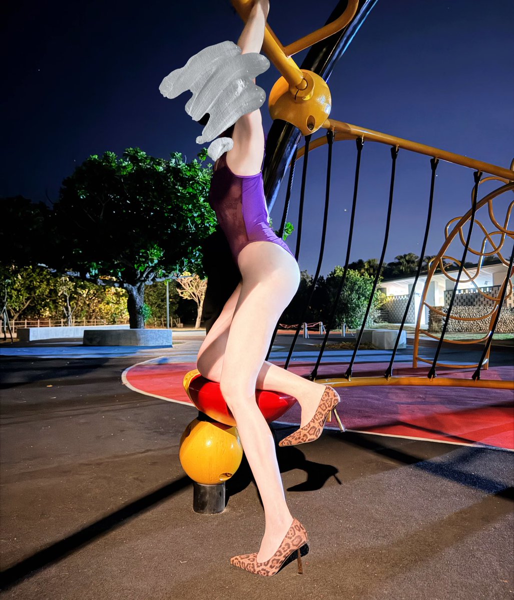 一個人拍照有點無聊
有沒有人要一起拍照😚

#天空好美😍
#腿控