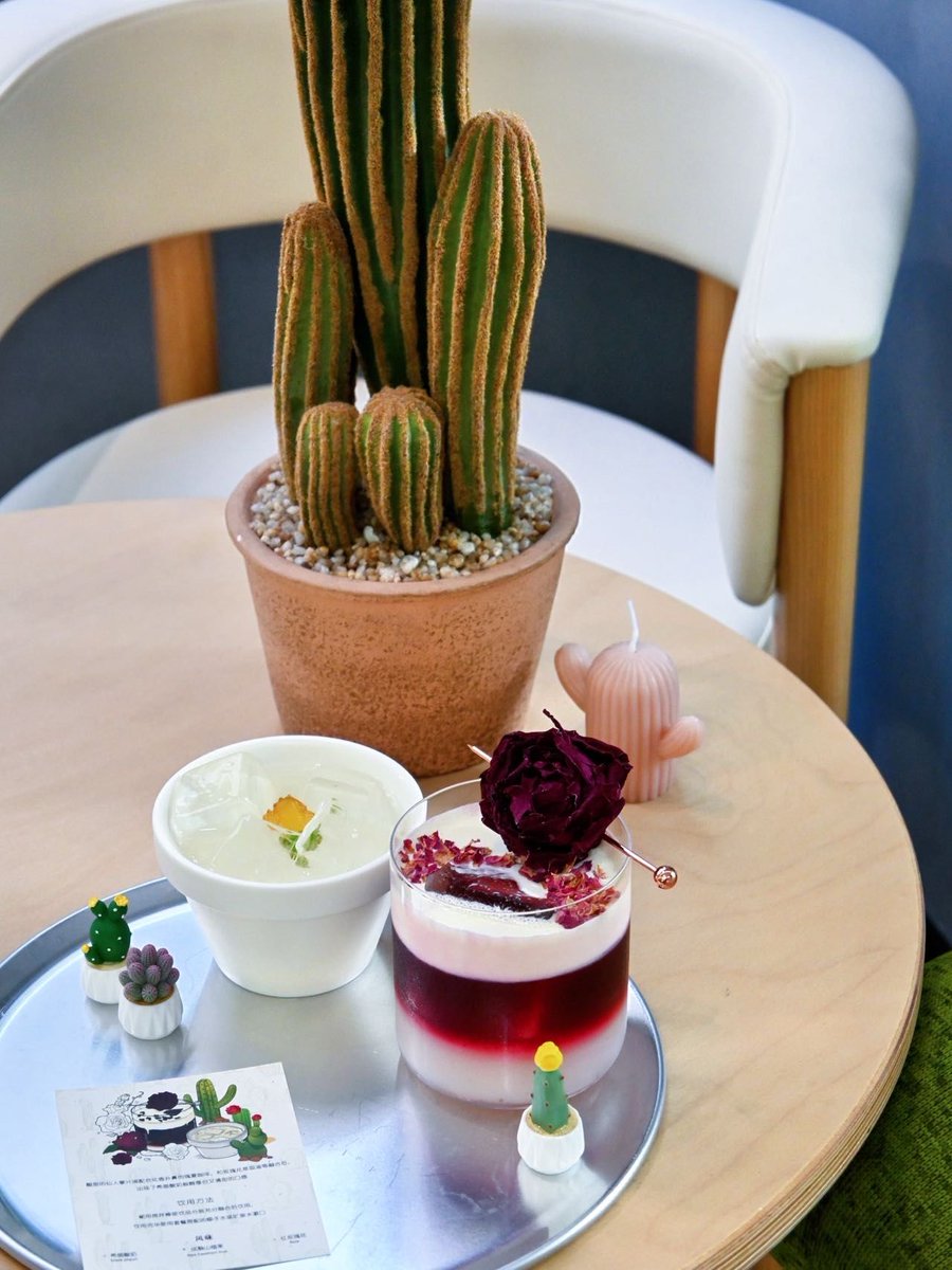 jmgcdcc's tweet image. サボテンに囲まれて、ちょっと不思議なカフェ時間。
花の香りとともに、ゆっくり深呼吸✨
#カフェ巡り #コーヒー時間 #癒しのひととき