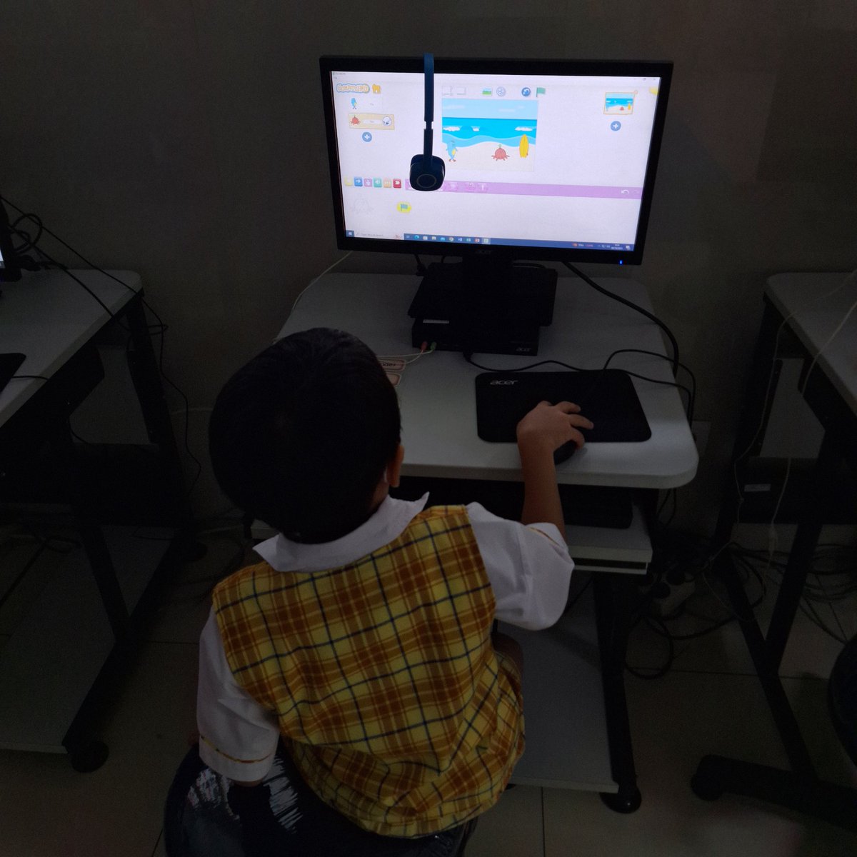 panogayo's tweet image. I teach coding concept for kids🤓
From Kindergarten to Junior High School🤓