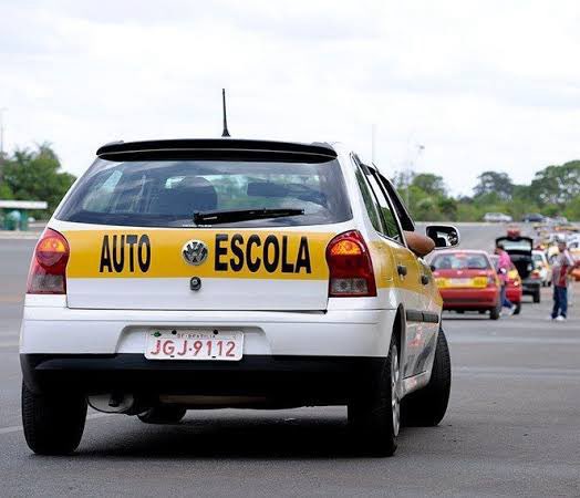 🚨 FATO CURIOSO: Até hoje, nenhum embananado passou na prova do DETRAN.
