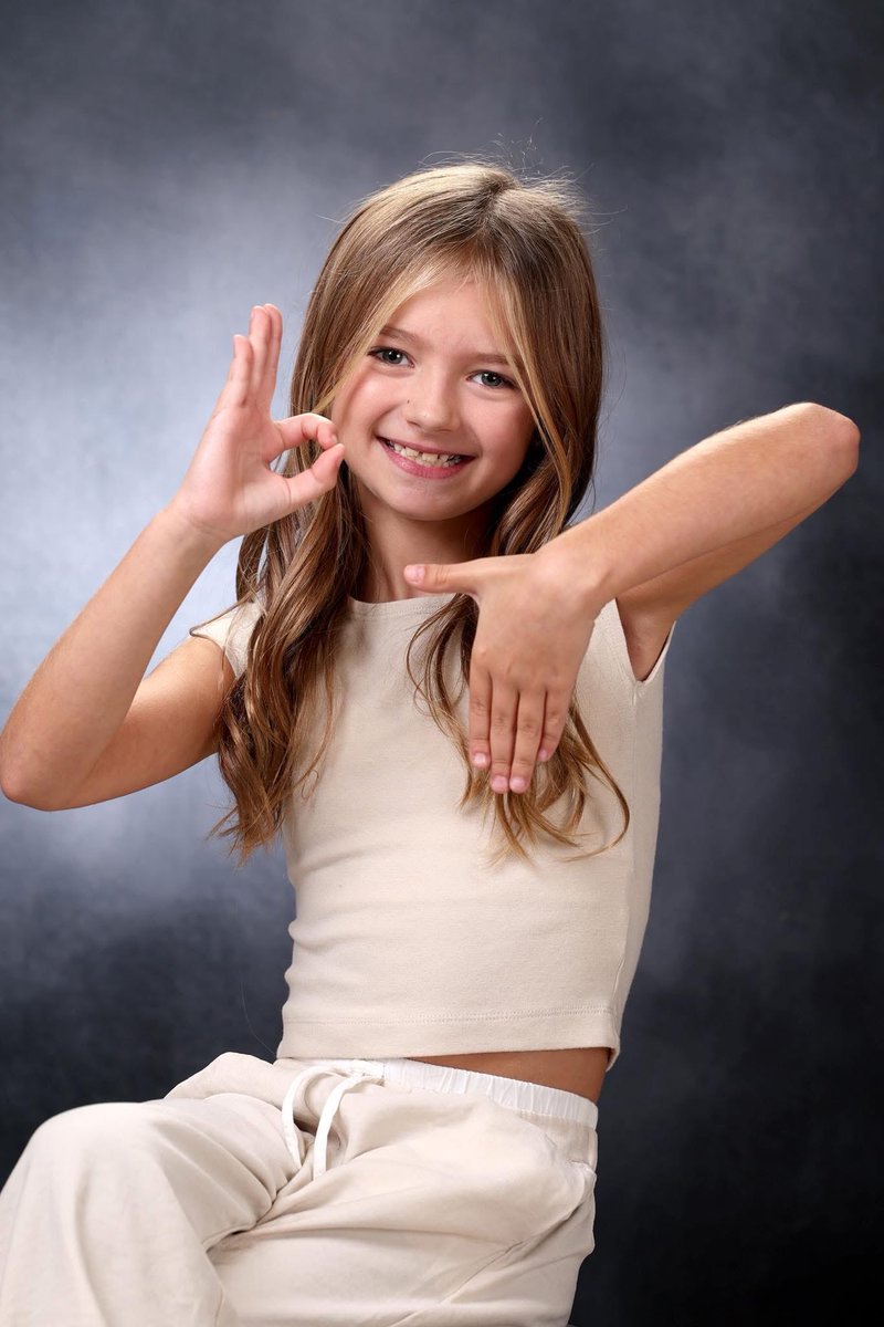 layxsnv's tweet image. The kids so addicted to this 6,7 trend 😂😂😂