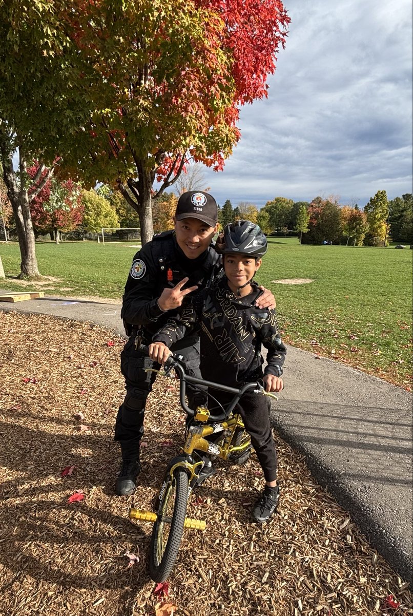 TPSMotorSquad's tweet photo. It's always a great day when PC Peter De Quintal invites us to one of his amazing Bike Rodeos.
Today we were at Tom Longboat Junior Public School helping Peter and his volunteers with their amazing event.
#HM11
#HM12
#HM24 https://t.co/l5QM7MYKij
