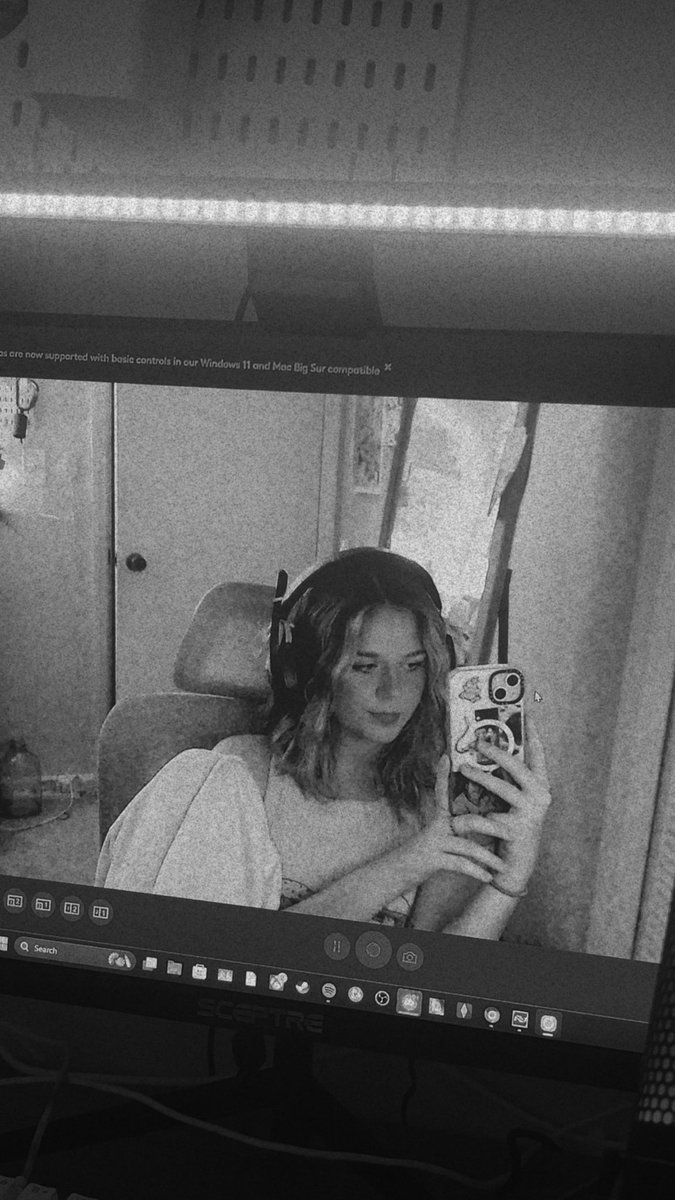 jen :) tweet media
