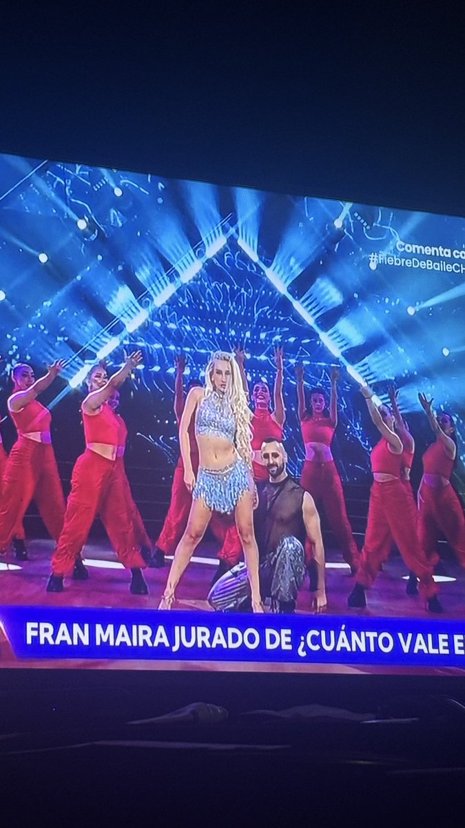 Ahora que lo pienso, hubiese estado genial la Fran Maira en #FiebreDeBaileCHV 🐐🐐🐑🐑