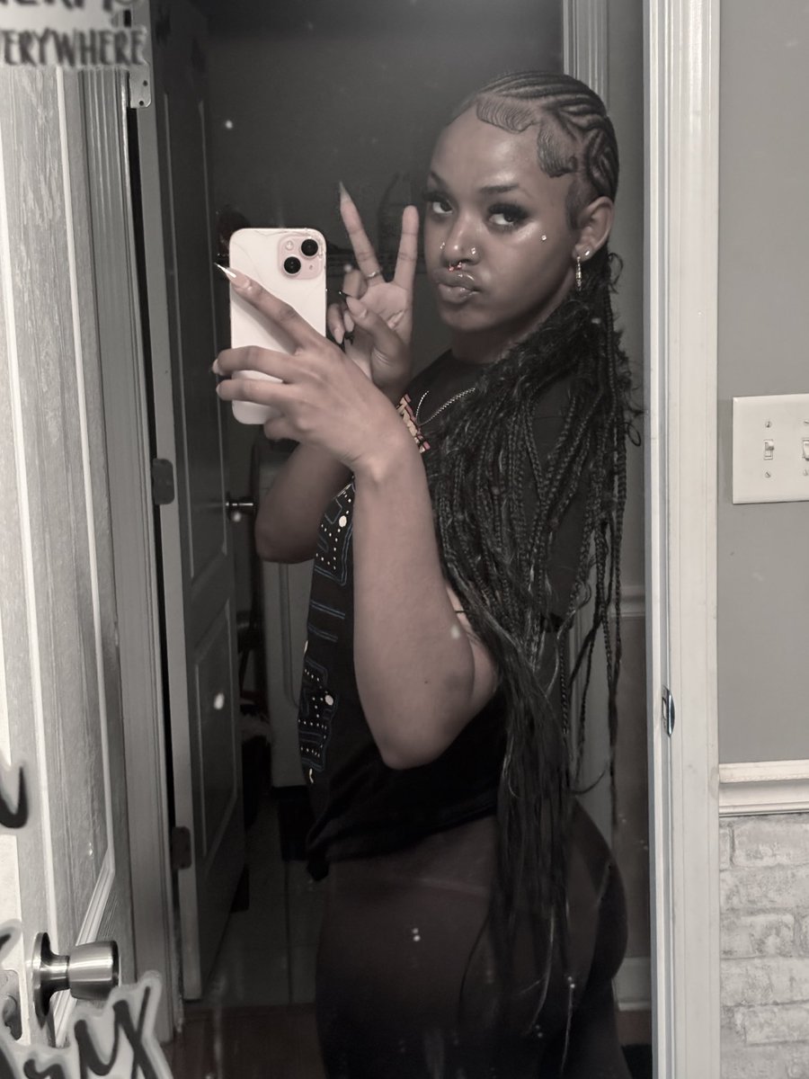 itssjavanna's tweet image. #mirrorpics