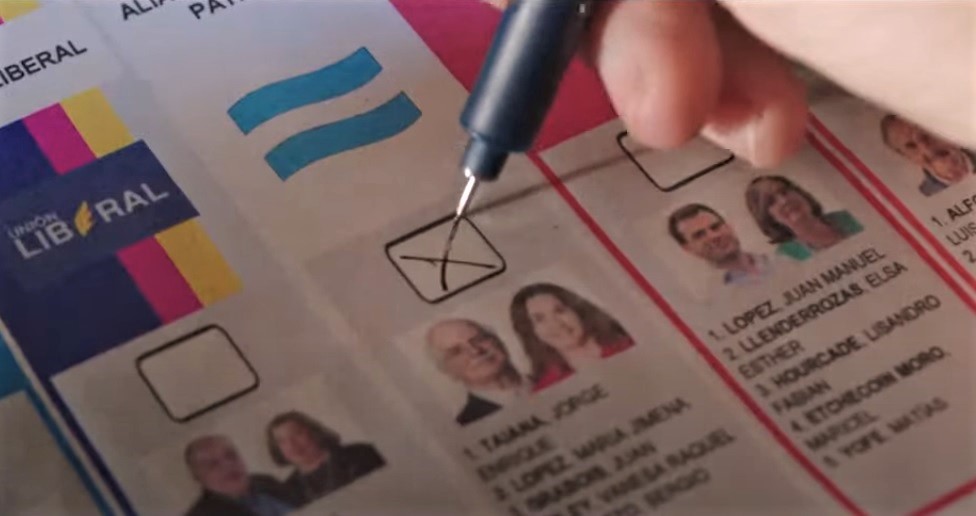 MauroFdz's tweet photo. San Martin tuvo que cruzar los Andes con asma y una úlcera. 

Nosotros con una crucecita abajo de la bandera argentina podemos lograr lo mismo #VotaFuerzaPatria  🇦🇷 https://t.co/iRsWLWV7XR