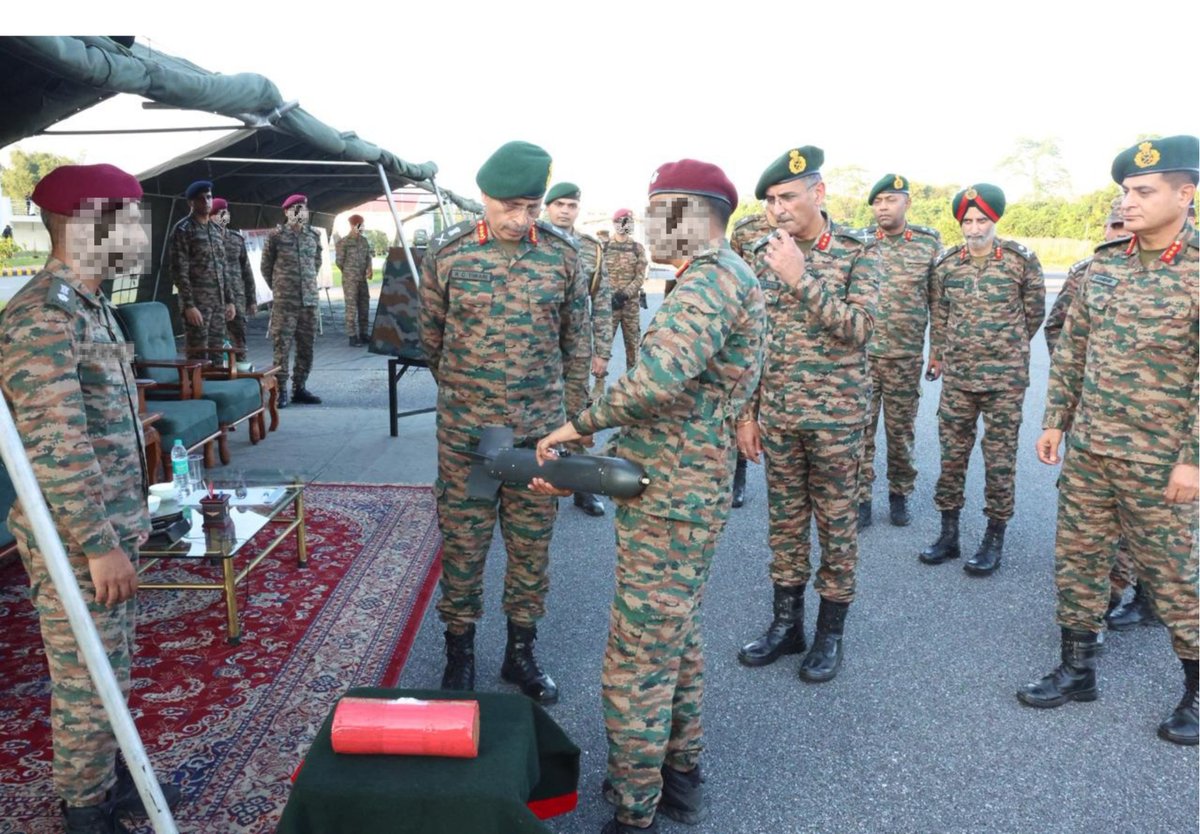 easterncomd's tweet image. Lt Gen RC Tiwari, #ArmyCdrEC, visited the #SpecialForces under #GajrajCorps &amp;amp; reviewed their #OperationalPreparedness. He complimented them for their exceptional operational excellence, adaptability and professionalism across full spectrum of contemporary and emerging…