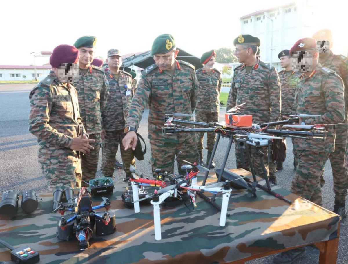 easterncomd's tweet image. Lt Gen RC Tiwari, #ArmyCdrEC, visited the #SpecialForces under #GajrajCorps &amp;amp; reviewed their #OperationalPreparedness. He complimented them for their exceptional operational excellence, adaptability and professionalism across full spectrum of contemporary and emerging…