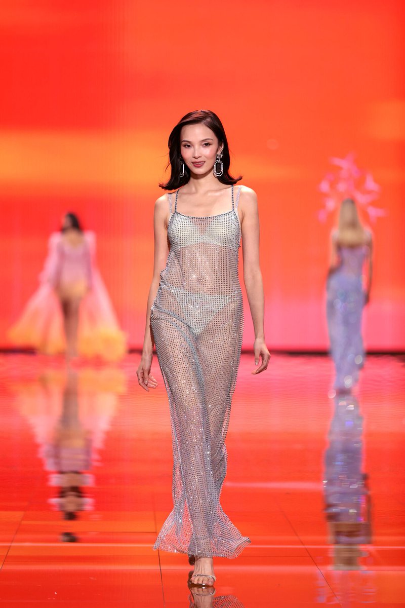 LaModeUnknown's tweet photo. The looks of ✨️Victoria's Secret✨️ show.🪡 https://t.co/KetczCZo03