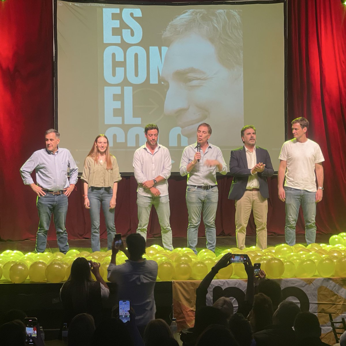 clarisaarmando's tweet photo. Hoy el PRO de la Provincia de Buenos Aires nos reunimos para acompañar a nuestros candidatos y reafirmar el apoyo a @diegosantilli y @cristianritondo.
Convicción, equipo y futuro. 💪💛
#EsConElColo #ProBuenosAires https://t.co/PIwZ7CmS3X