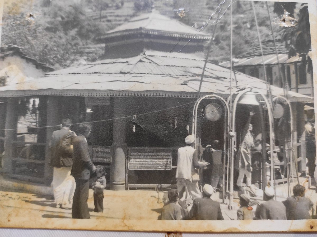 abhiisshhek's tweet image. 30 वर्ष पहले मां कालीमठ मंदिर 
जय मां भगवती 🕉️🙏