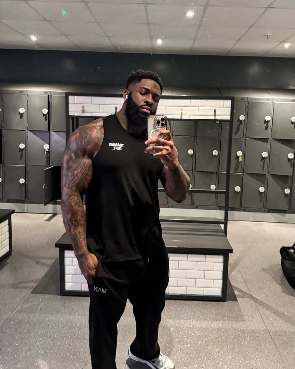 thebigwriter_'s tweet image. 😈