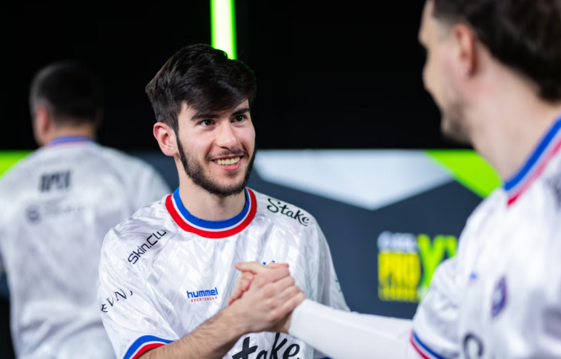 gocsgocom's tweet image. 🔥 flameZ’s best moments in the ESL Pro League S22 Grand Final — 1.60 rating, quad-kills, clutch 1v2 plays and more as he drives Vitality to the title! 🏆
#CS2 #Vitality #flameZ #EPLS22