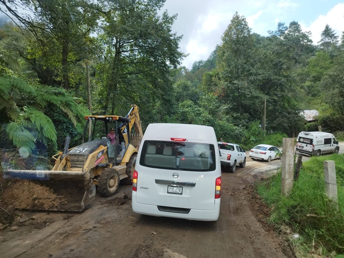 RockAvilaISSSTE's tweet image. El equipo del @ISSSTE_mx reitera su compromiso de mantenerse presente en territorio, ofreciendo atención médica y los servicios necesarios para apoyar a la población afectada por las recientes lluvias en Tenango de Doria, Hidalgo.
@Claudiashein
@martibatres
#ISSSTE #Hidalgo
