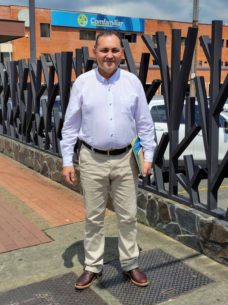 La CGT independiente
agradece al Director Administrativo de <a href="/ComfamiliarRda/">comfamiliarrda</a> <a href="/liarbelaez/">lucas arbelaez</a> por la reunión que tuvo con él Secretario de Seguridad Social de la Confederación y el presidente de <a href="/SintraComfaRda/">SintraComfamiliar.com</a>  <a href="/JorgeDiezCGT/">Jorge Ivan Diez Velez</a> <a href="/fesss2024/">FEDERACIÓN DEL SISTEMA DE SEGURIDAD SOCIAL FESSS</a> nuestro objetivo defender las Cajas y el Sistema.