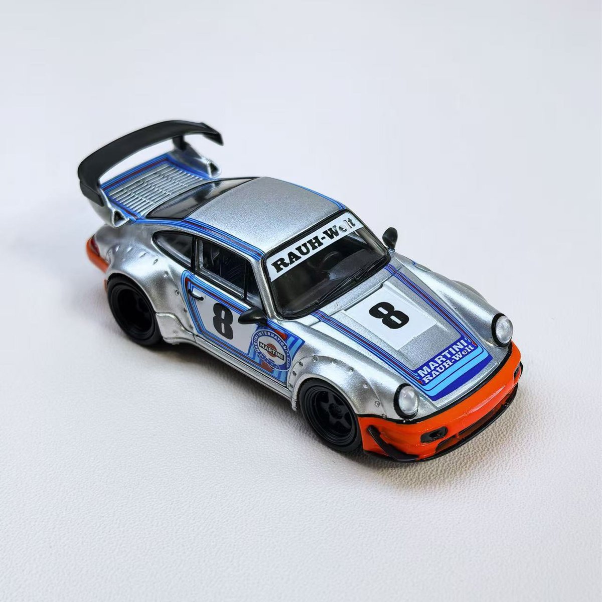 HJ_Minicar's tweet image. &amp;lt; MODEL MODEL &amp;gt;
RWB 964 Ichiban Boshi #8
■発売予定:2026年1月以降
■お取扱店
markmodels.jp/distributers-r…
#MODELMODEL #モデルモデル #ミニカー #RWB #RAUHWeltBEGRIFF #RAUHWelt #中井啓 #ラウヴェルトべグリフ #RWB964 #IchibanBoshi
