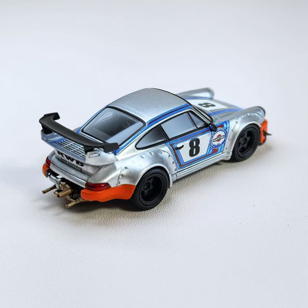 HJ_Minicar's tweet image. &amp;lt; MODEL MODEL &amp;gt;
RWB 964 Ichiban Boshi #8
■発売予定:2026年1月以降
■お取扱店
markmodels.jp/distributers-r…
#MODELMODEL #モデルモデル #ミニカー #RWB #RAUHWeltBEGRIFF #RAUHWelt #中井啓 #ラウヴェルトべグリフ #RWB964 #IchibanBoshi