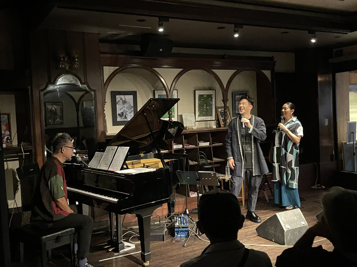 koukaidou's tweet image. 遅くなりましたがSOLO-DUO feat.中島徹　城下公会堂 in KOTYAE
にお越しくださった皆様ありがとうございました。ピアノ編成バージョンも大人な感じでカッコよかったですね🎹
そして@geilalala さんは来年2月14日に次回ライブも決まっていますのでお楽しみに♩
#ギラ・ジルカ #矢幅歩 #中島徹