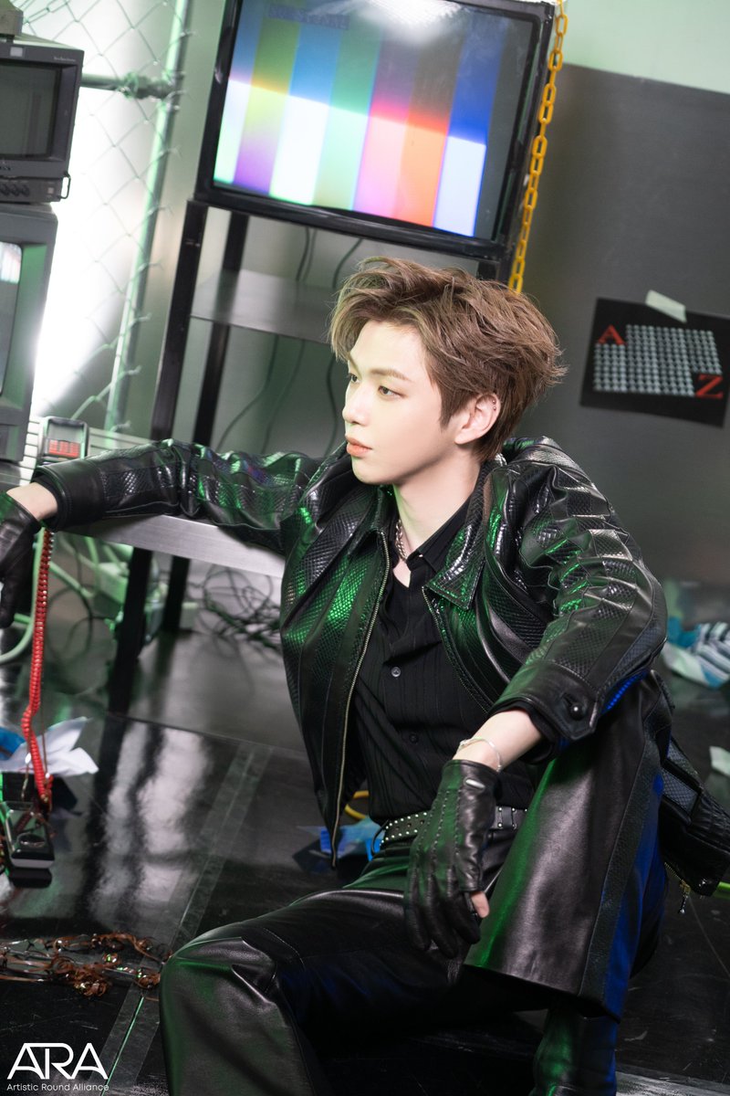 kd_officialx's tweet image. [📢] 강다니엘(KANGDANIEL) 2026 SEASON&apos;S GREETINGS 예약 판매 마감 D-1

⏰ 예약 판매 일정
2025.10.17 (FRI) 4PM (KST)
~ 2025.10.22 (WED) 11:59PM (KST)

자세한 내용은 강다니엘 OFFICIAL PLATFORM에서 확인해 주세요
🔗 kangdaniel.bstage.in/contents/68ef4…

#강다니엘 #KANGDANIEL