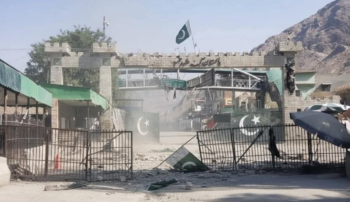miryar_baloch's tweet image. Patriots,
There is no legitimate Pakistani border across the Afghan–Baloch lands those outposts were imposed by the Punjabi-dominated Pakistani military after the artificial birth of it on 14 August 1947.
Balochistan and Afghanistan are brother nations bound by history, culture…