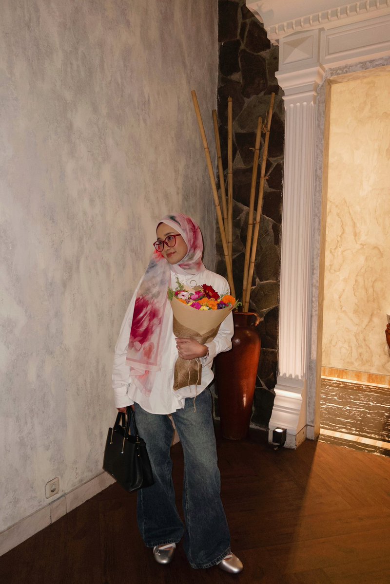 xavi (@blazexavi) on Twitter photo AAAAA jatuh cintaa dengan kerudung bunga-bungaaku kali inii‼️💐🌼🌺
Ternyata hijab under 40ribu ada yang sebagusss inii😍🤩🫶🏻‼️ AAAAA jatuh cintaa dengan kerudung bunga-bungaaku kali inii‼️💐🌼🌺
Ternyata hijab under 40ribu ada yang sebagusss inii😍🤩🫶🏻‼️