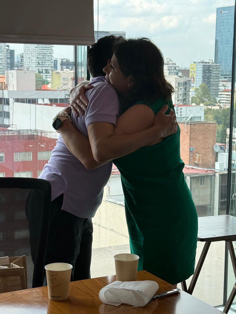 MIVICAMMX's tweet photo. Hoy, 15 de octubre, es un día que celebramos con el corazón lleno de gratitud 💜  
Firmamos el acta constitutiva de MIVICAM, un paso fundamental para construir una red de apoyo real para mujeres que enfrentan cáncer de mama.  
#MIVICAMteAcompaña #RedesDeAmor #ActaConstitutiva https://t.co/cE1x0lDuzI