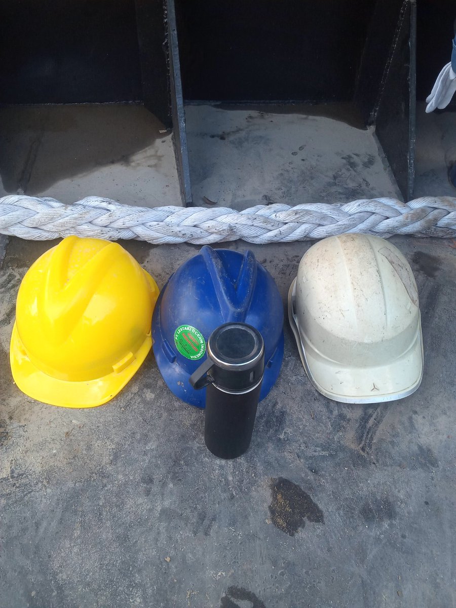 ReezMuhammad's tweet image. السلام عليكم و رحمة الله و بركاته

Yuk ngopi...

@Gank_Of_Petojo
@JHPrabowo_on_X
@MariaAlkaff_ 
@v4nc1_b0zz 
@AdamVelcro