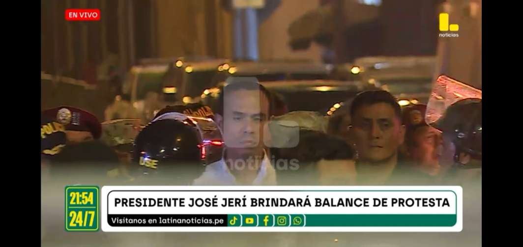 JPotter (@jorgelpotter) on Twitter photo Jos茅 Jeri llega a hacer su show a la Av Abancay, parece felicitar la represi贸n policial y luego de acercarse al puesto m茅dico que ha armado la polic铆a dice: "Tenemos 32 heridos'. 
Ni una sola palabra por los manifestantes gaseados y baleados con perdigones  a diestra y siniestra. Jos茅 Jeri llega a hacer su show a la Av Abancay, parece felicitar la represi贸n policial y luego de acercarse al puesto m茅dico que ha armado la polic铆a dice: "Tenemos 32 heridos'. 
Ni una sola palabra por los manifestantes gaseados y baleados con perdigones  a diestra y siniestra.