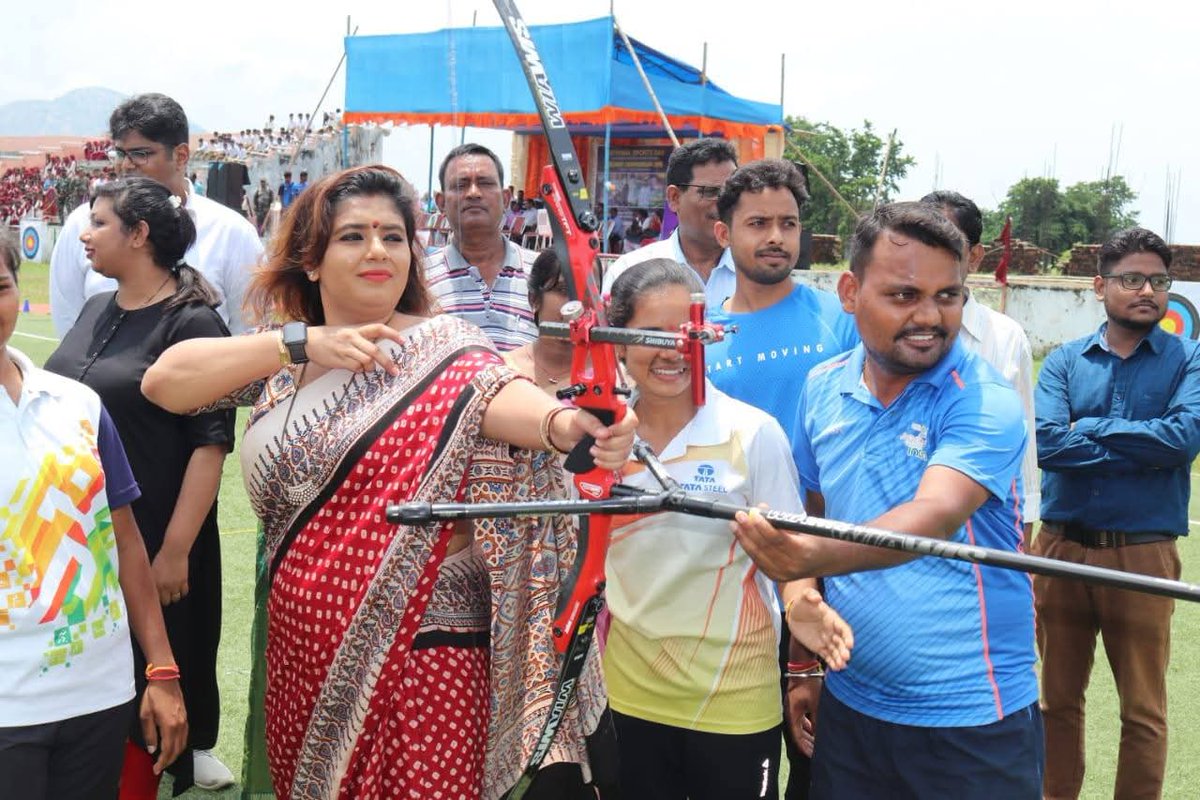 झारखंड ओलंपिक संघ की वरीय उपाध्यक्ष, बिरसा मुंडा तीरंदाजी अकादमी  सिल्ली की अध्यक्ष, झारखंड तीरंदाजी संघ की वरीय उपाध्यक्ष एवं महामहिम राष्ट्रपति के हाथों राष्ट्रीय पुरस्कार से सम्मानित श्रीमती <a href="/Nehhaaa1610/">Nehhaaa1610</a> जी को जन्मदिन की हार्दिक बधाई एवं मंगल शुभकामनाएं 💐 🙏

#HappyBirthDay