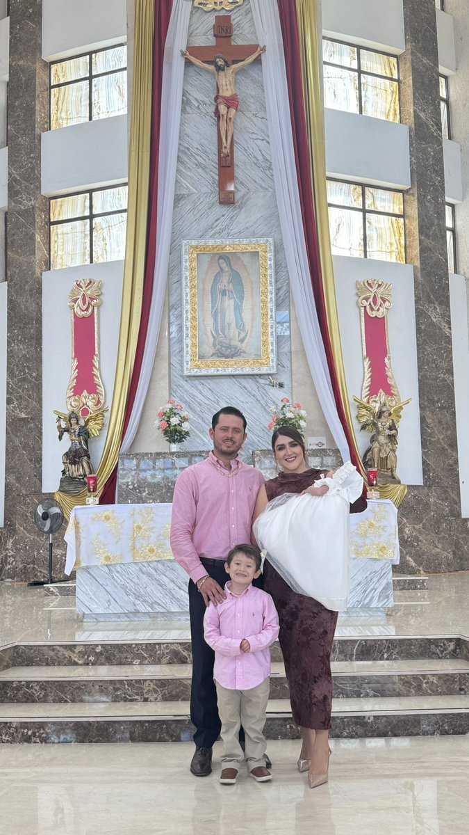 pholletgn's tweet photo. Bautizo Catalina✨ nuestra nueva bendición para nuestro matrimonio (ahijada) 🎀💞 https://t.co/FP55QhXvD7