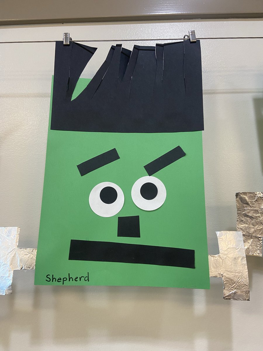 EarlyLearningDr's tweet image. How cute are these adorable little Frankensteins made by our Extended Care friends?! 💚🎃 We’re feeling all the spooky-cute vibes this fall! #ExtendedCareFun #FallCreativity