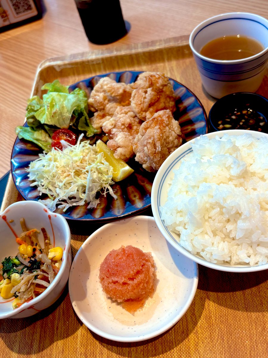 sassk18's tweet image. 明太子&ごはん🍚食べ放題🙌
からあげ御膳👍by博多華味鳥😋😋😋
明太子食べ放題はやめられない!