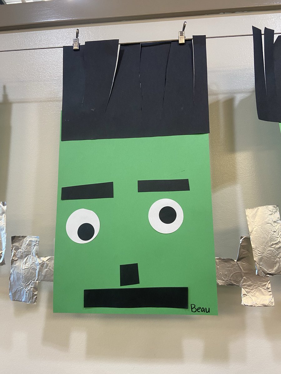 EarlyLearningDr's tweet image. How cute are these adorable little Frankensteins made by our Extended Care friends?! 💚🎃 We’re feeling all the spooky-cute vibes this fall! #ExtendedCareFun #FallCreativity