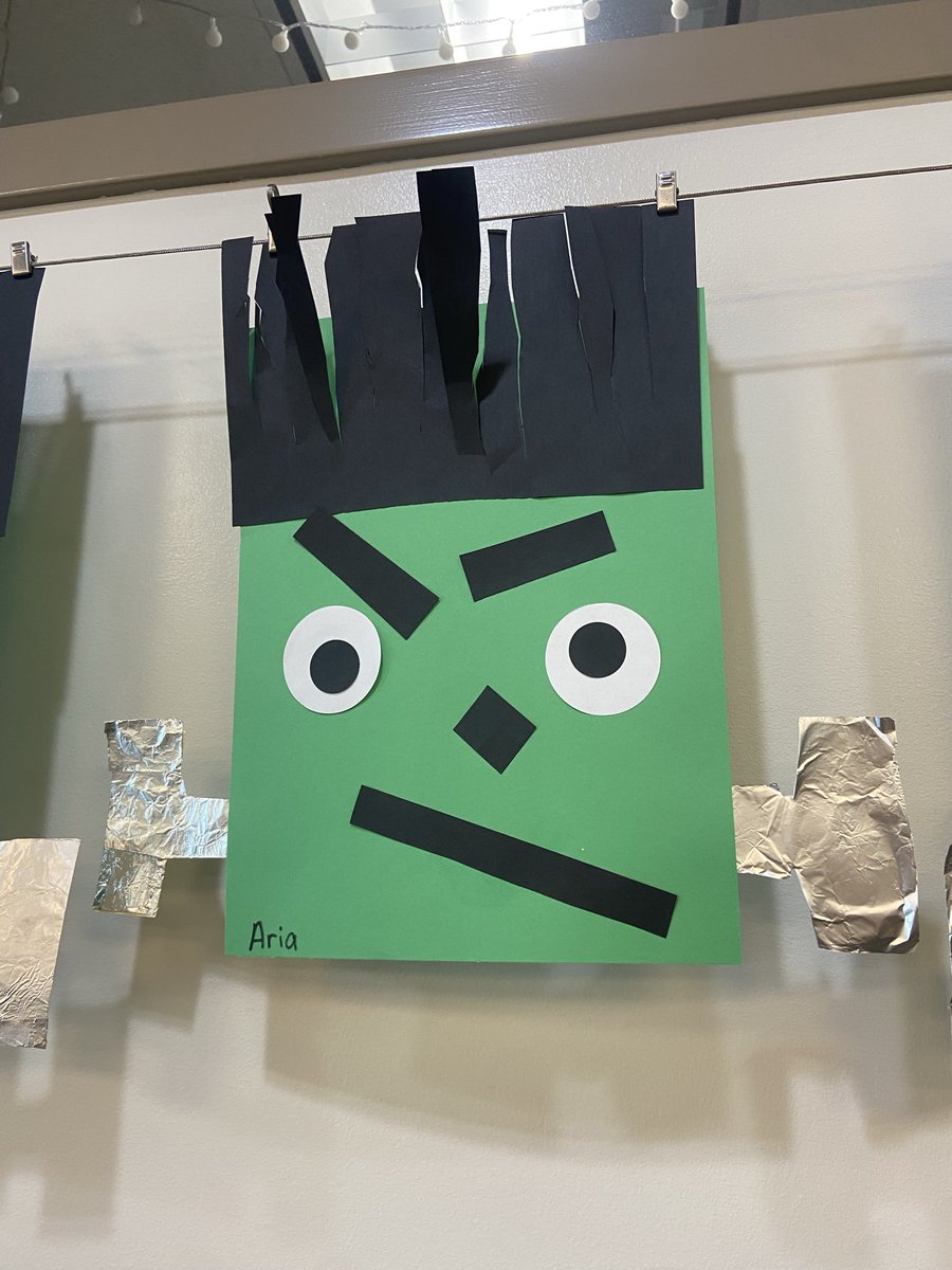 EarlyLearningDr's tweet image. How cute are these adorable little Frankensteins made by our Extended Care friends?! 💚🎃 We’re feeling all the spooky-cute vibes this fall! #ExtendedCareFun #FallCreativity