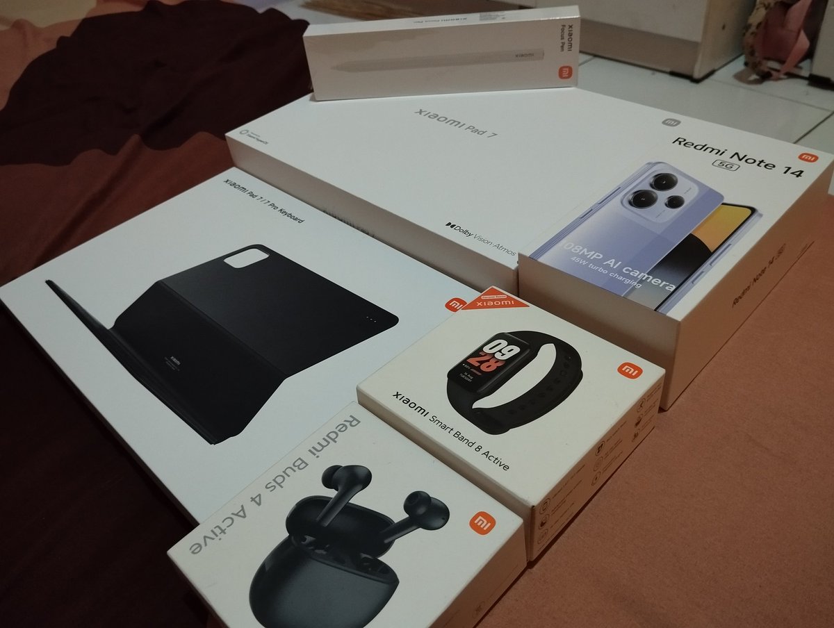 paragrafsatu's tweet photo. Akhirnya wish list aku selama ini tercapai jugaaa.....🥳
Bertahun-tahun pakai HP @Xiaomi akhirnya kepincut sama produk @XiaomiIndonesia lainnya. 🥰Alhamdulillah...seneng banget bisa beli sendiri satu demi satu pakai gaji sendiri 🥹🥹
#mifans #Xiaomi #wishlist #target https://t.co/cdPCDeSM4l