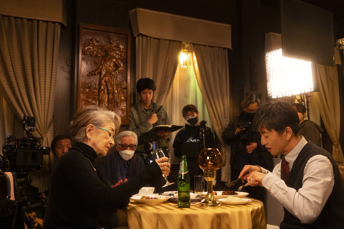 talent_databank's tweet image. 『TOKYO タクシー』豪華キャストとスタッフ陣のこだわりが詰まった舞台裏を写すメイキング写真＆撮影現場レポートが解禁！ - タレントデータバンク

▼倍賞千恵子＆木村拓哉 クランクアップコメントあり
talent-databank.co.jp/special/topics…

#TOKYOタクシー