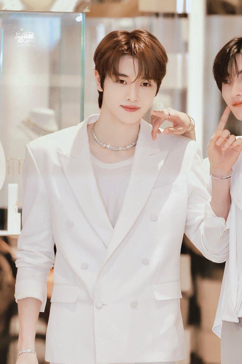 beside913's tweet image. 251016 쇼메 행사

🧏🏻‍♂️

#성찬  #ソンチャン #SUNGCHAN
#RIIZE #라이즈