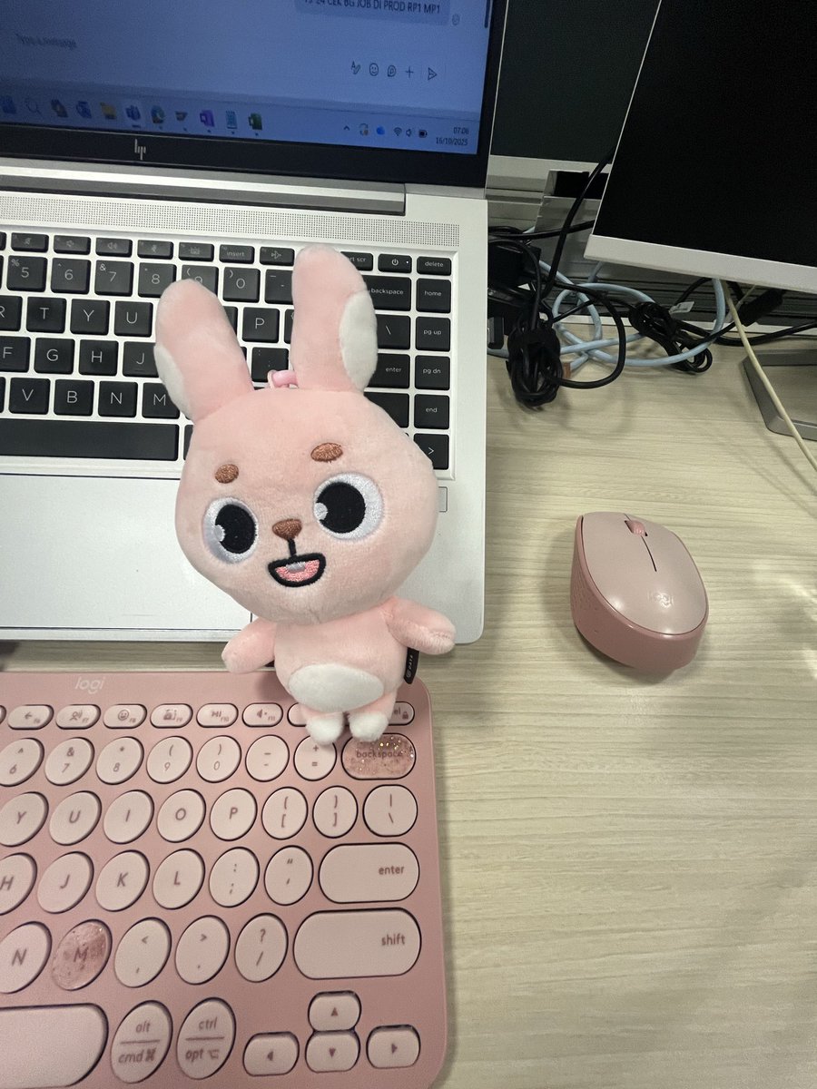 Marmyu_'s tweet photo. Day1 ditemenin piri

😆😆 https://t.co/T6rpNt4L6l