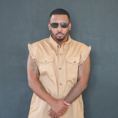SingerTakki's tweet photo. #NewProfilePic https://t.co/6s69ZahGaB