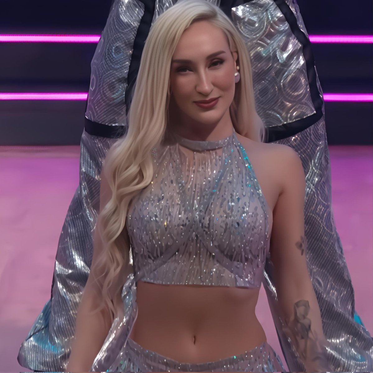OveejaNegraa's tweet photo. Ella la rompió, tenía una cosa que hacer e hizo dos, nos dio baile, nos dio brillos, carisma y sobre todo nos dio meeeeh 🐑🐑✨!

Reina indiscutible donde la pongan ella brilla igual 👑 👑 

(Continuo en proceso de congelamiento) 💖

#FranMaira #fiebredebaile https://t.co/ahBAvfpTPO