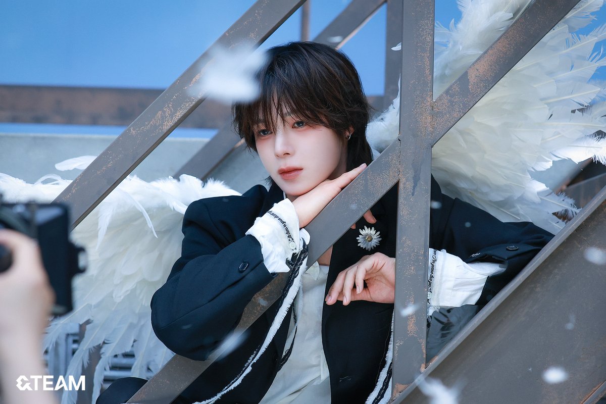 &amp;TEAM KR 1st Mini Album 'Back to Life' - GAZE ver. Jacket Shoot Behind Photo

#andTEAM #앤팀 #K
#BacktoLife #GAZE