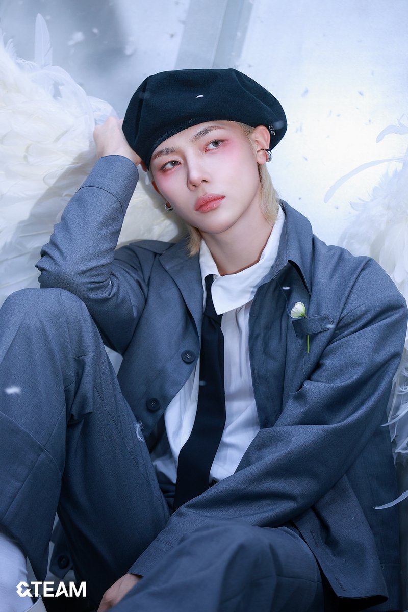 &TEAM KR 1st Mini Album 'Back to Life' - GAZE ver. Jacket Shoot